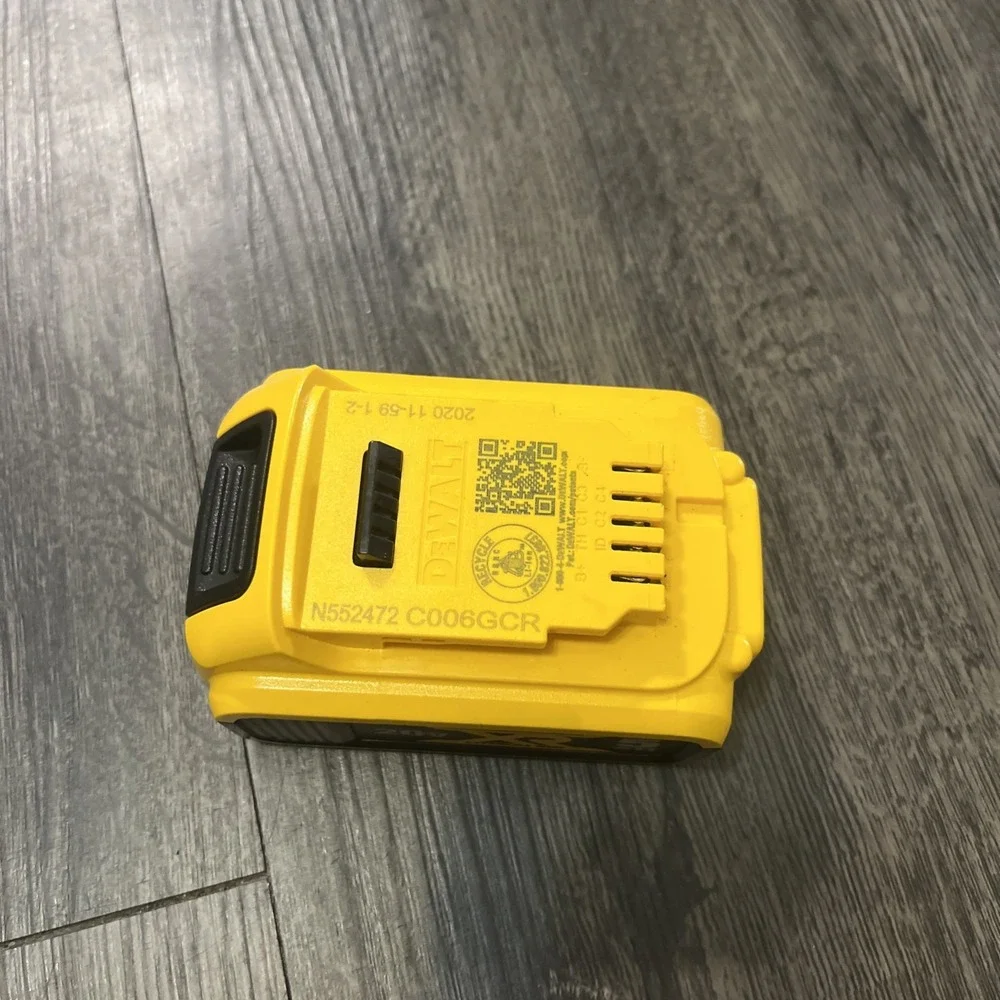 Dewalt 20v 5Ah  Li ion battery pack DCB205